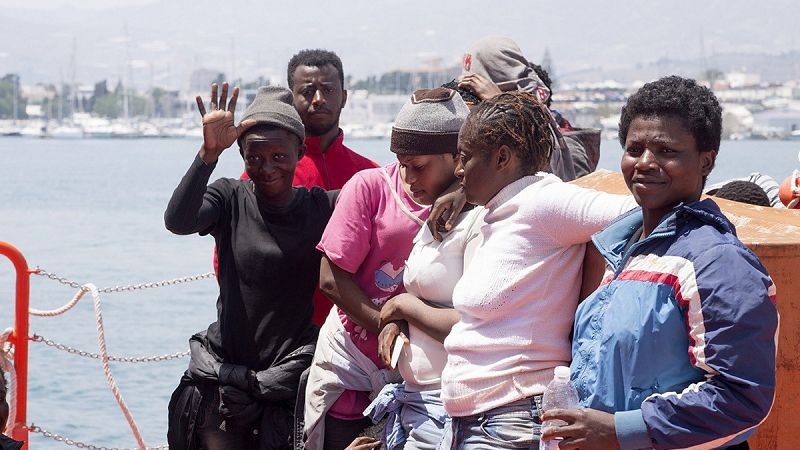 Más de doscientos inmigrantes llegan a las costas españolas en seis pateras