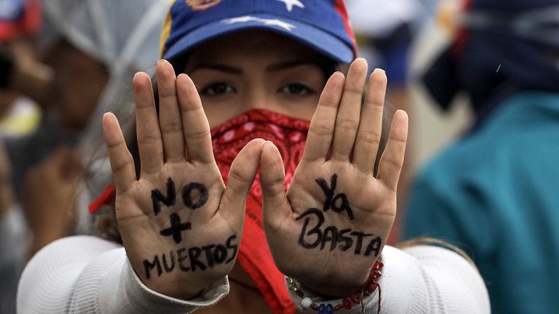 Impiden a la Fiscalía venezolana ver a los manifestantes presos mientras continúan las protestas