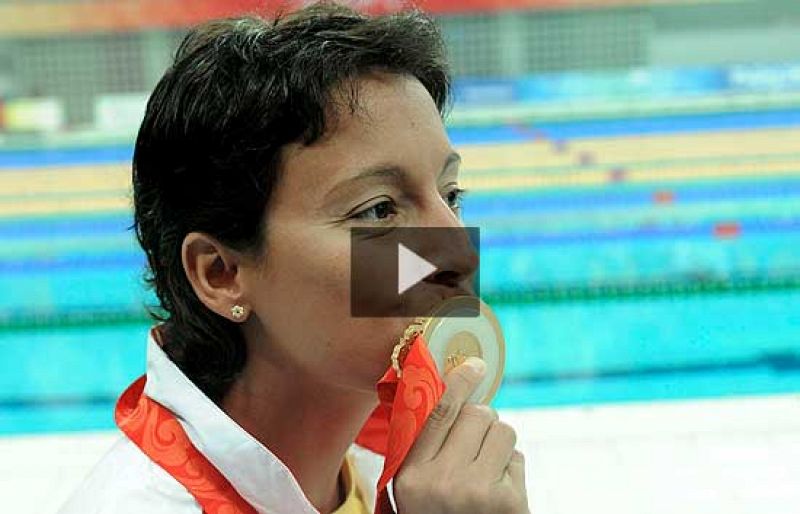 Teresa Perales bate el récord del mundo y se adjudica el oro en 50 metros libres