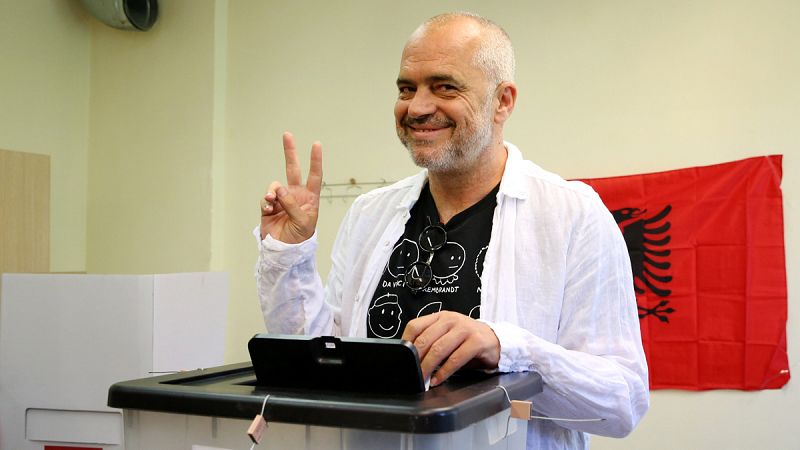 Los socialistas albaneses ganan las legislativas y rozan la mayoría absoluta