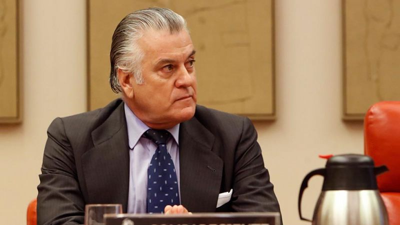 Bárcenas no responde en la comisión de investigación y la oposición lo atribuye a un "pacto de silencio"