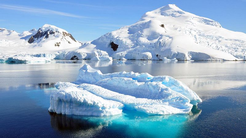 Intensas tormentas dejan en mínimos el registro de hielo marino en la Antártida