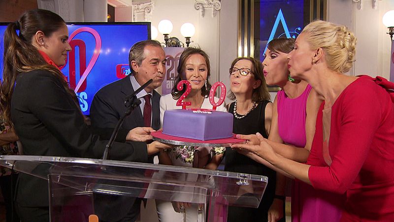 'Corazón' cumple 20 años en La 1 como el espacio de crónica social de referencia