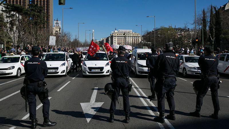Los taxistas desconvocan la huelga este jueves en Madrid en la víspera de la manifestación del Orgullo Gay