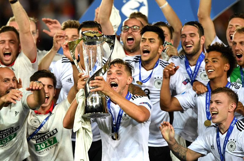 España se estrella en una 'colosal' Alemania