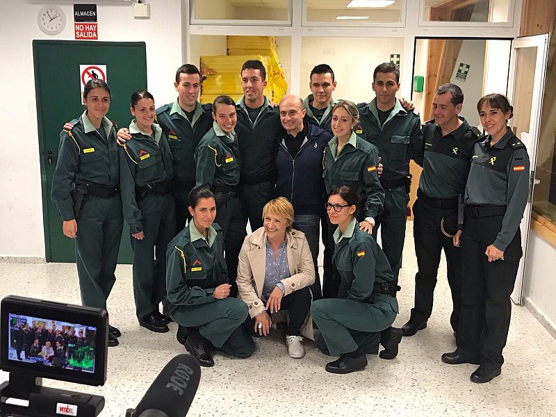 Blanca Portillo conoce junto a Pepe Viyuela a la primera mujer teniente coronel de la Guardia Civil, en 'Ellas'
