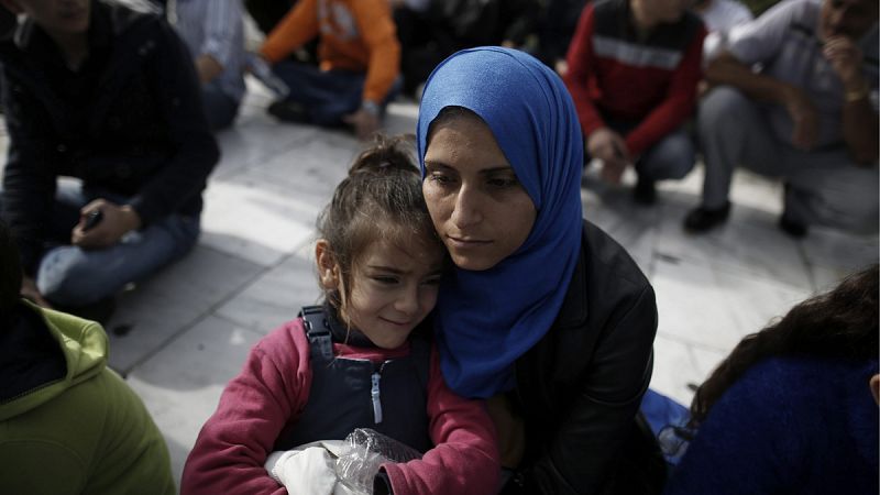 Zoido prevé que la UE rebaje la cuota española de refugiados de 17.000 a 7.000
