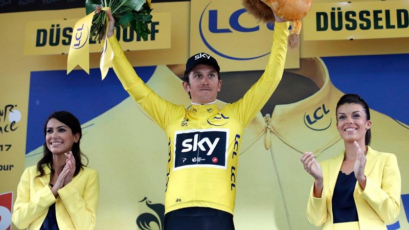 Geraint Thomas gana bajo el chaparrón de Dusseldorf; Valverde cae y abandona