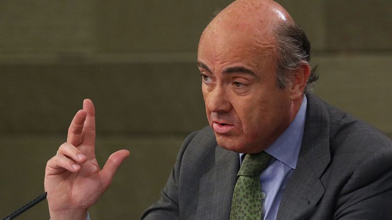 El Gobierno eleva la previsión de crecimiento hasta el 2,6% para 2018 y rebaja la tasa del paro al 15,4%