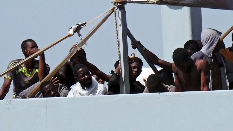 Más de cien mil migrantes y refugiados han llegado a Europa por el Mediterráneo en la primera mitad de 2017