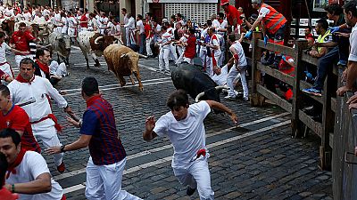 Primer encierro limpio pero peligroso con toros de la ganader�a Cebada Gago