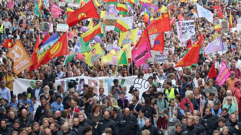 Miles de personas marchan en Hamburgo contra el G20 tras la violencia vivida esta madrugada