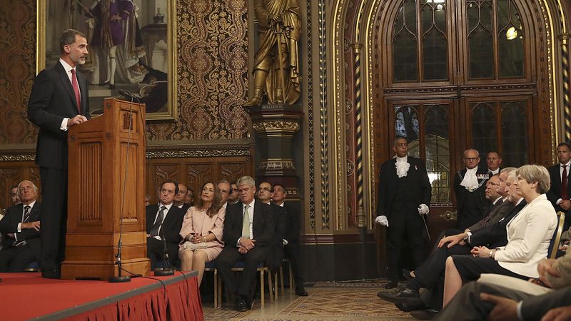 Felipe VI expresa en el Reino Unido su confianza en una solución para Gibraltar "aceptable para todos"