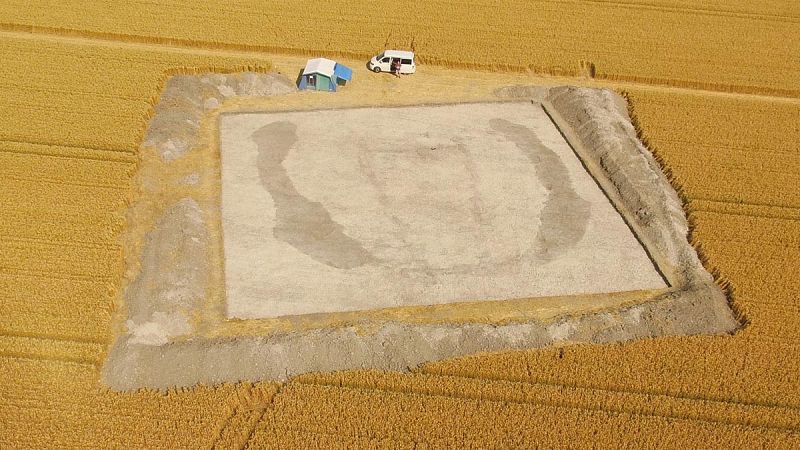 Arqueólogos ingleses hallan una 'casa de los muertos' relacionada con Stonehenge