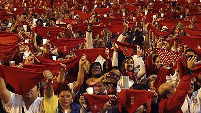 Miles de personas despiden los Sanfermines entonando el "Pobre de m�"