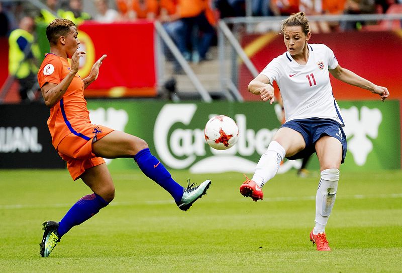 Van de Sanden da el triunfo a Holanda ante la subcampeona en el partido inaugural