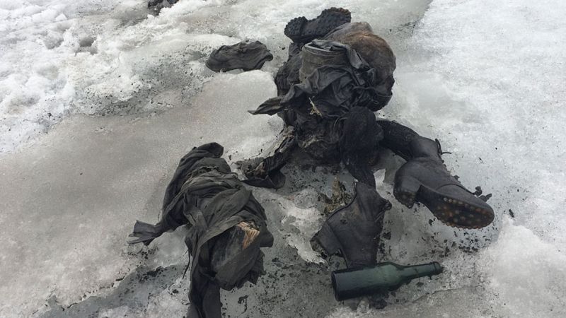 Un glaciar devuelve los cadáveres de una pareja fallecida hace 75 años en los Alpes suizos