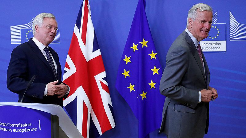 Barnier considera "indispensable" que Londres clarifique su posición sobre la factura del 'Brexit'