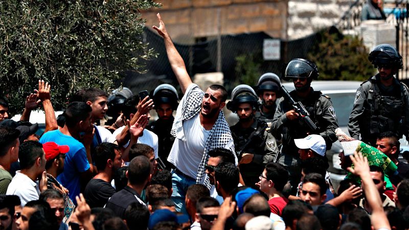Mueren al menos tres palestinos en las protestas por la restricciones israelíes en la Explanada de las Mezquitas