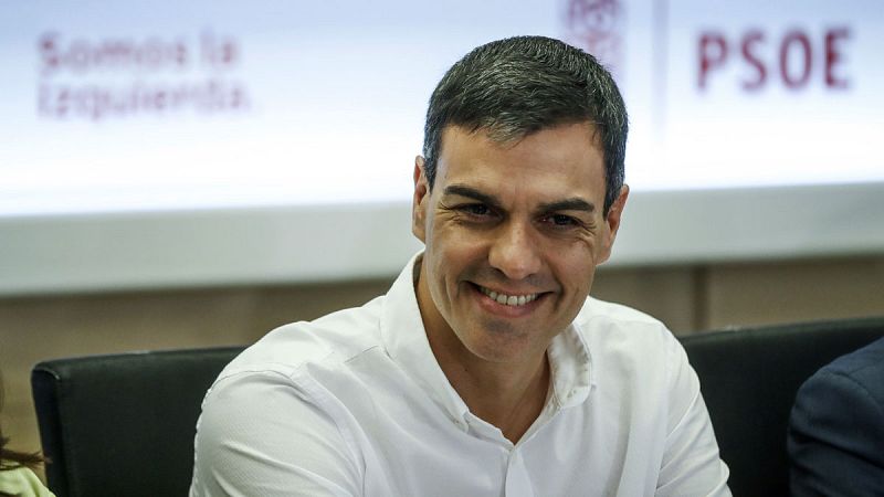 Sánchez acusa a Rajoy de dejar "pudrir" el problema catalán y dice que la crisis "no se resuelve con amenazas"