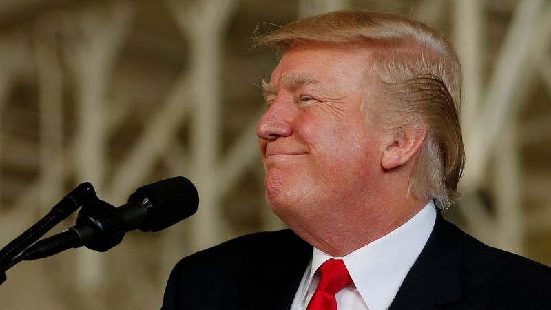 Trump recuerda en Twitter que el presidente de EE.UU. tiene plenos poderes para perdonar