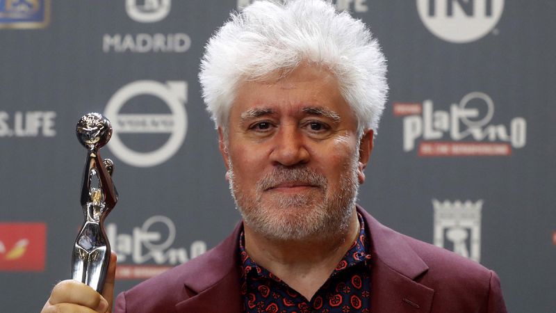 Pedro Almodóvar: "Abrir fosas es cerrar heridas y terminar de una vez con nuestra maldita Guerra Civil"
