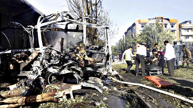 Mueren al menos 31 personas en Kabul en un atentado con coche bomba de los talibanes
