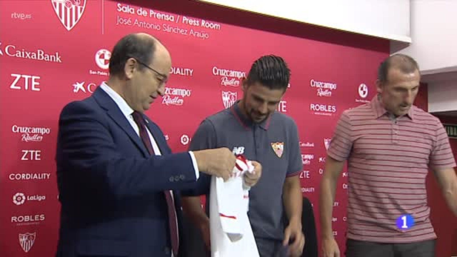 Nolito, presentado en el Sevilla | Ver