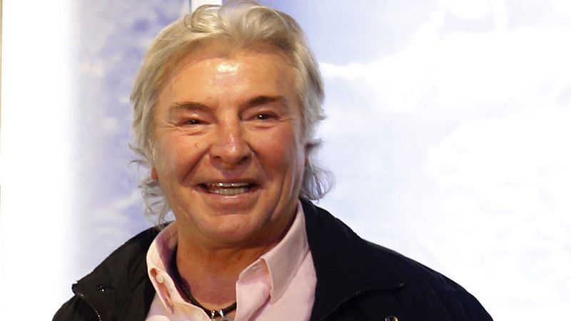 Ángel Nieto continúa grave en la UCI, pero su familia es optimista