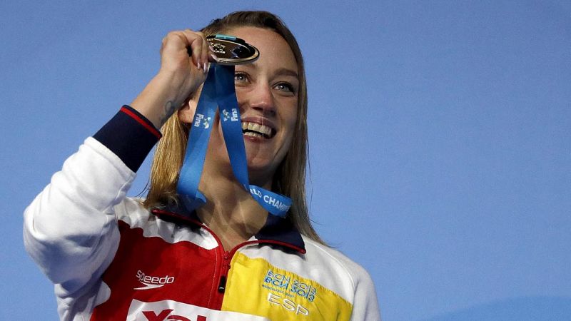 Mireia Belmonte completa la triple corona con su oro mundial en 200 mariposa