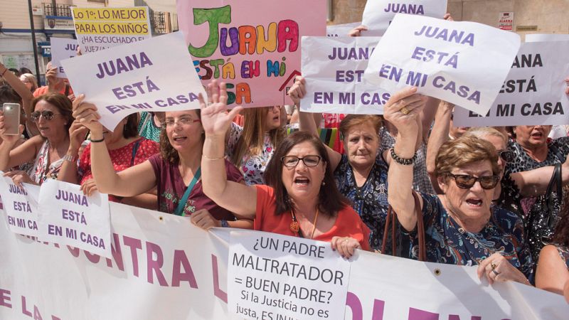 El juzgado asume por la vía penal el caso de Juana Rivas y cita a las partes el próximo 8 de agosto
