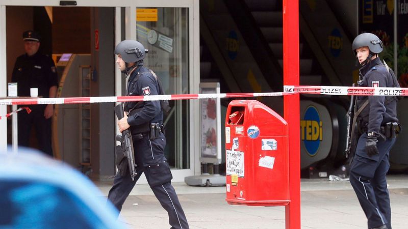 Registran un centro de refugiados en Hamburgo tras un ataque en un supermercado