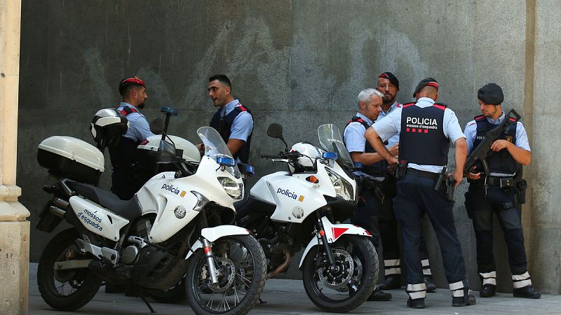 Tres muertos en la AP-7 en Barcelona al chocar un turismo con un camión