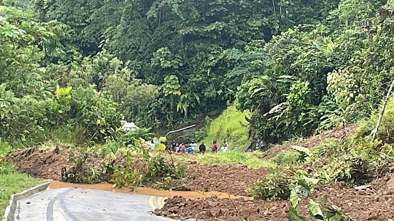 Al menos 33 muertos por dos derrumbes en una carretera del departamento colombiano del Chocó
