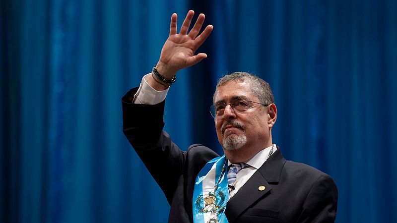 Bernardo Arévalo toma posesión como presidente de Guatemala y proclama: "Nunca más el autoritarismo"