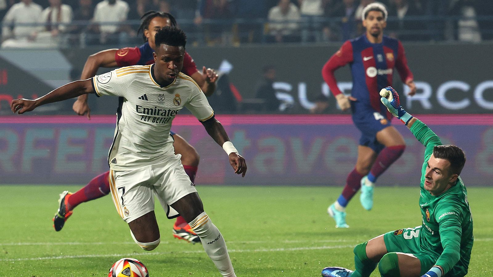 Vinícius: "No soy un santo, hablo demasiado" - Fútbol | Ver