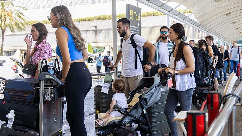 Año récord para el transporte aéreo: 283 millones de pasajeros pasaron por los aeropuertos españoles en 2023