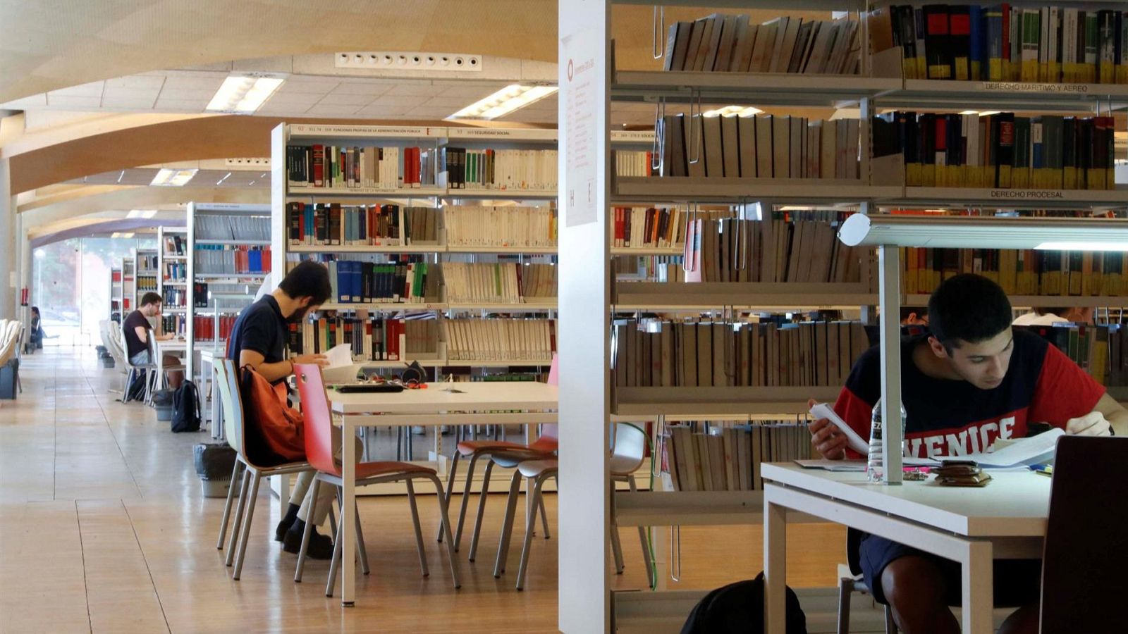 Perder el hilo por el móvil en época de exámenes | Ver