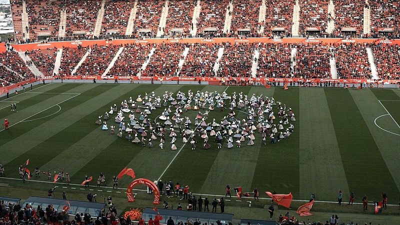 Adiós a las pistas de atletismo en los estadios de fútbol: un precio a pagar para acercar a los aficionados al juego