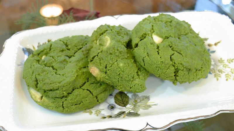 Cookies de té verde con pepitas de chocolate blanco