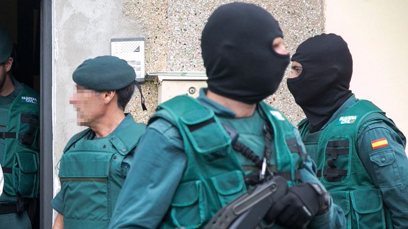 La Guardia Civil detiene a 17 miembros de una red especializada en alunizajes y butrones