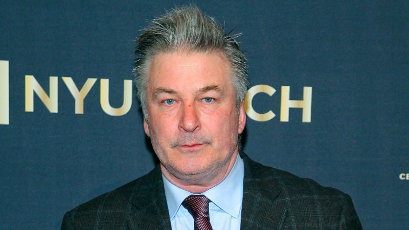 Alec Baldwin es acusado nuevamente de homicidio involuntario por la muerte de Halyna Hutchins