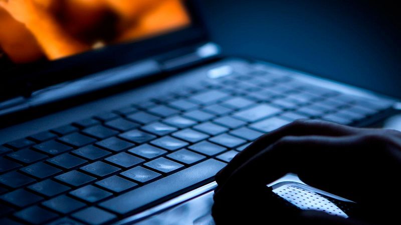 El consumo temprano de pornografía aumenta la probabilidad de misoginia, según un estudio