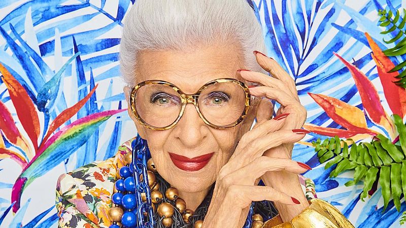 Muere Iris Apfel, la influencer geriátrica: tenía 102 años, nunca fue guapa, pero tenía estilo