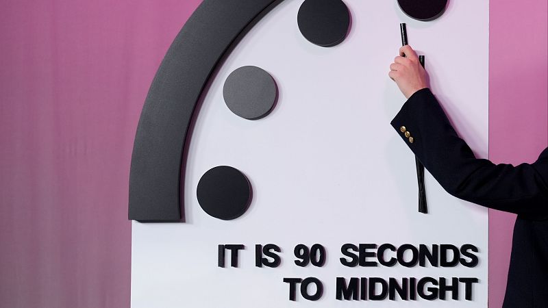 El 'reloj del fin del mundo' se mantiene a 90 segundos pese al "peligro sin precedentes" para la humanidad