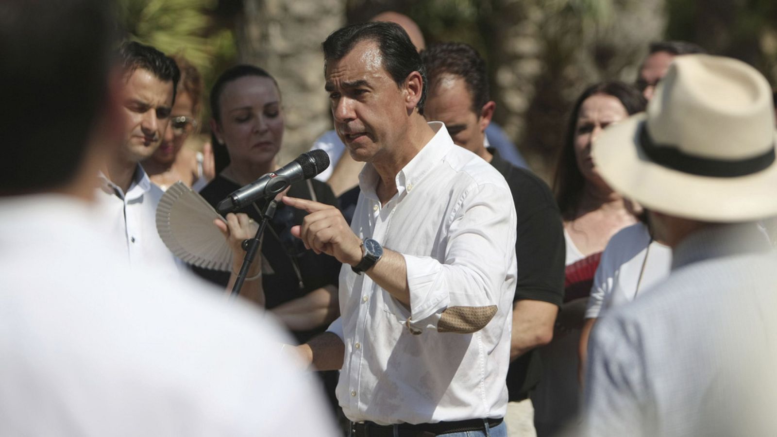 Maíllo: "No podemos permitir que estos niñatos descerebrados y malcriados planteen un ataque permanente hacia el turismo" - Informativo 24h | Ver