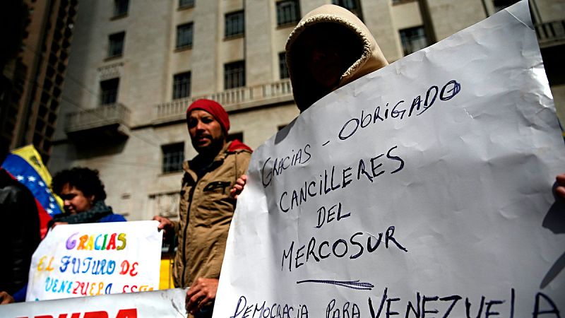 Mercosur aplica la "cláusula democrática" y suspende a Venezuela indefinidamente
