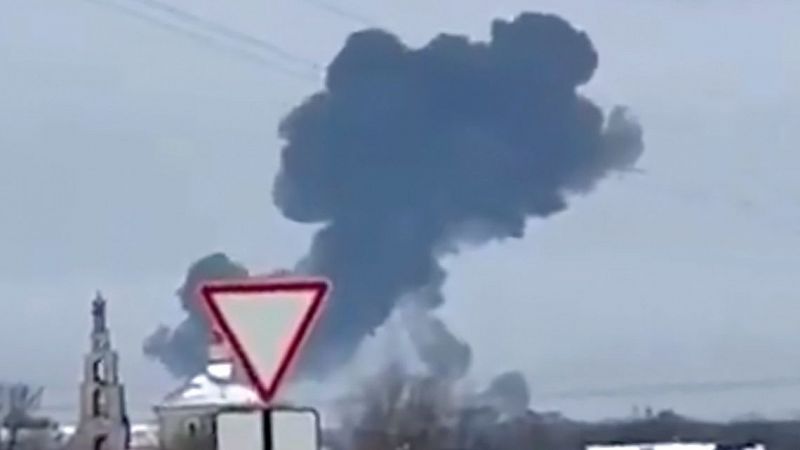 Guerra en Ucrania: Moscú acusa a Kiev de derribar un avión con 65 prisioneros de guerra ucranianos