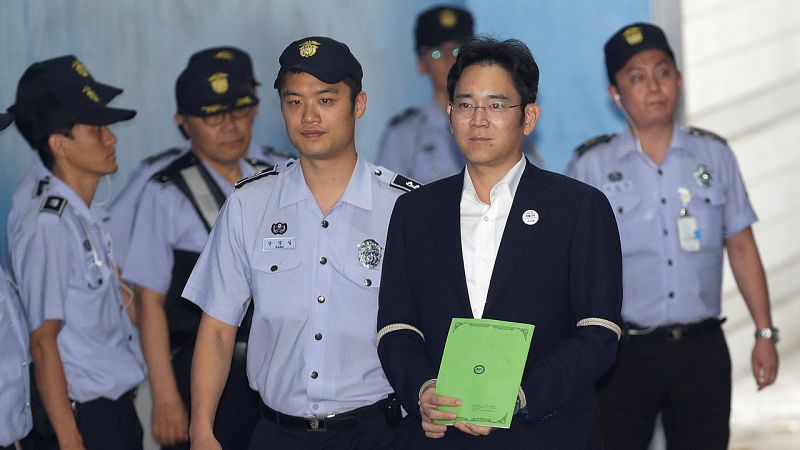 La Fiscalía surcoreana pide 12 años de cárcel para el heredero de Samsung