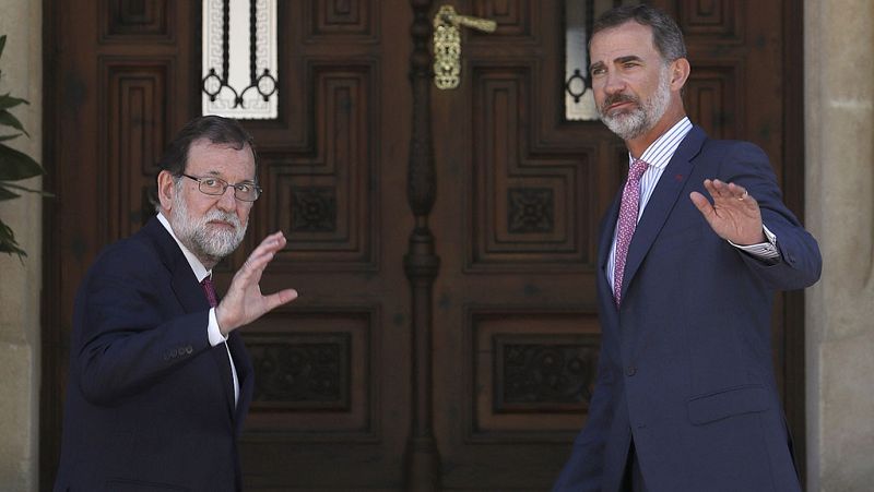 Rajoy dice que la ley del referéndum es "una patada al sistema democrático"